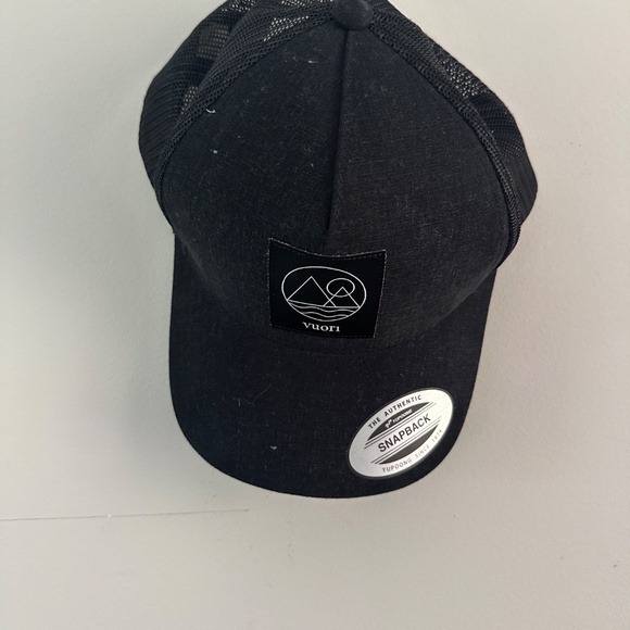 SOLD. vuori trucker hat, BNWT - Picture 5 of 5